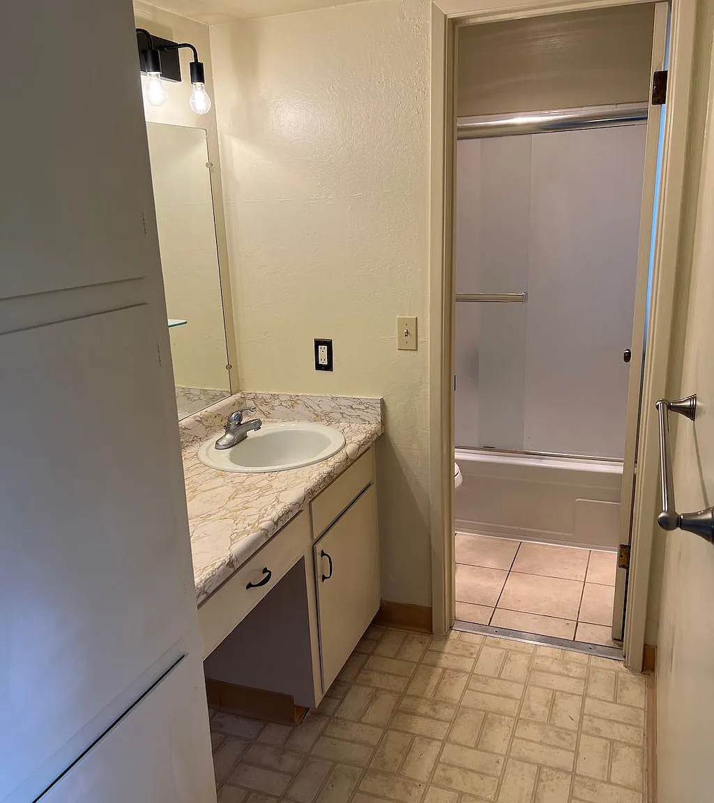 Studio, 400 sqft, $2,000 — Photo 3