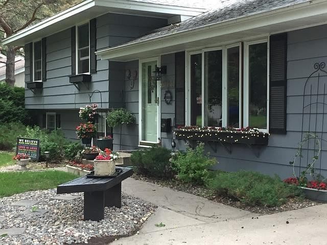 2nd image of 8725 Oxborough Ave S
