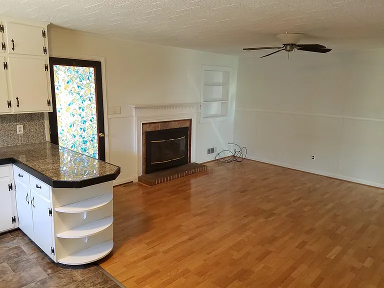 2540 Lake Wheeler Rd — Photo 11