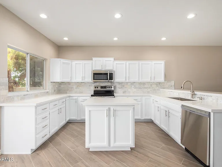 2322 S Rogers Cir #18 — Photo 11
