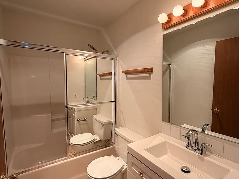 305 Shore Dr #307 — Photo 2