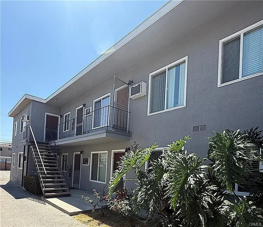 1 bed, 350 sqft, $1,800 — Photo 1