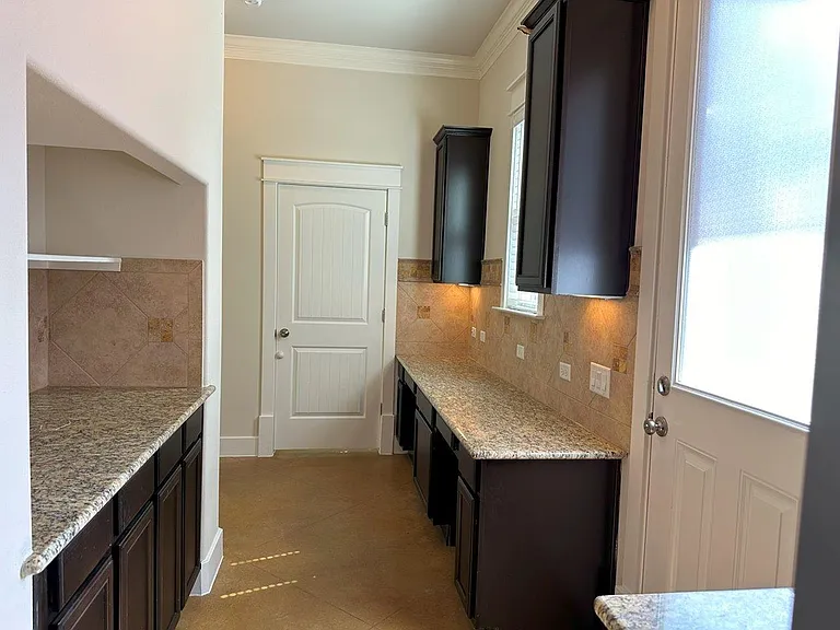 505 W North Loop Blvd #A — Photo 12