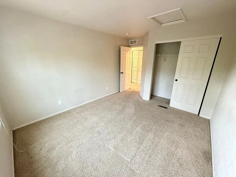2045 Prairie Hill Dr — Photo 28