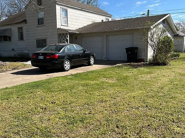 2130 Dewey Pl, Bartlesville, OK 74003