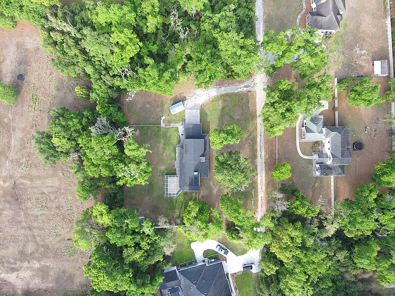 2119 Shady Oaks Dr — Photo 45
