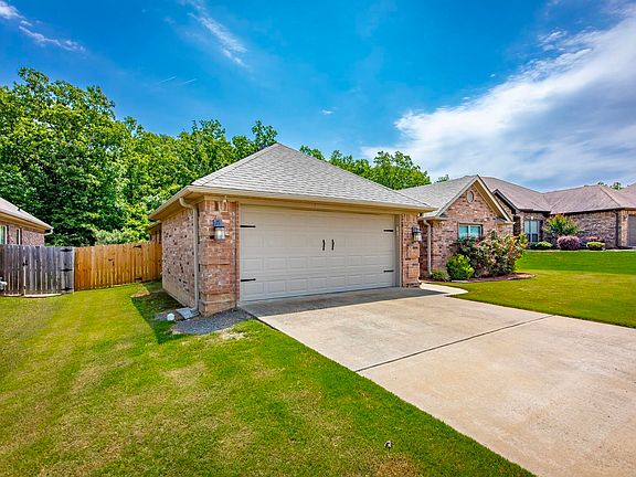 3rd image of 9149 Meadow Gardens Cir