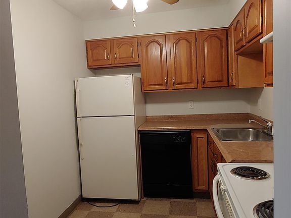3rd image of 1871 Turner Blvd APT I