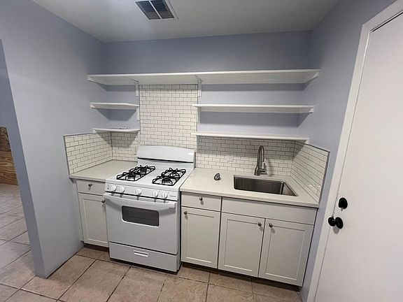 2nd image of 1405 Amherst Dr SE #1405