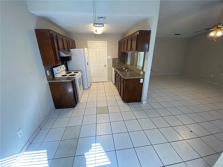 7201 Kress Cir #F1 — Photo 5