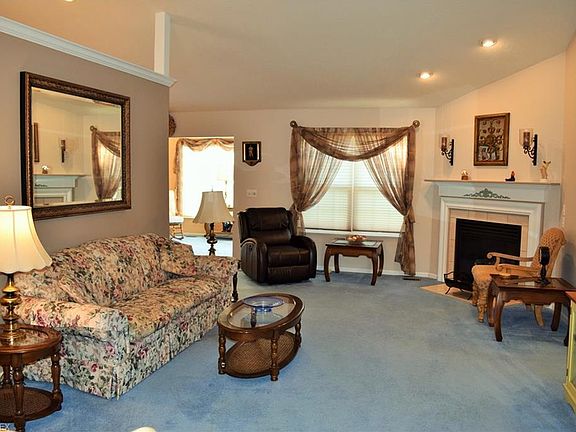 4th image of 200 Heather Ln #57