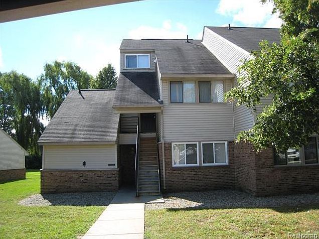 1st image of 2862 Davison Ave #1