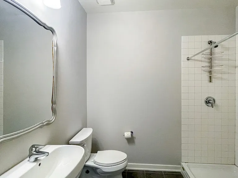 5430 N Sheridan Rd #805 — Photo 19