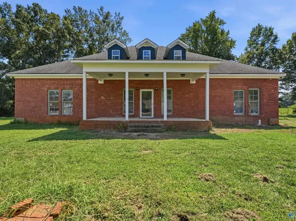 396 Front St, Hillsboro, AL 35643