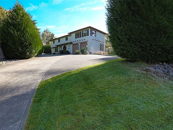 2nd image of 1927 Sunset Dr W