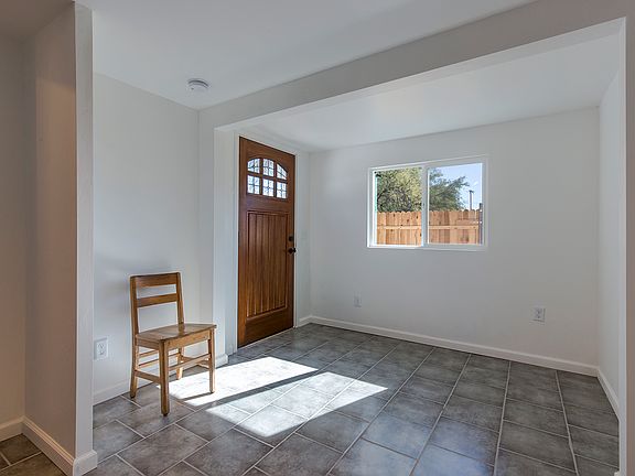 2nd image of 1653 E Blacklidge Dr #3