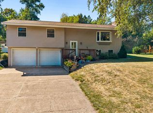 6650 Maple Dr, Rockford, MN 55373
