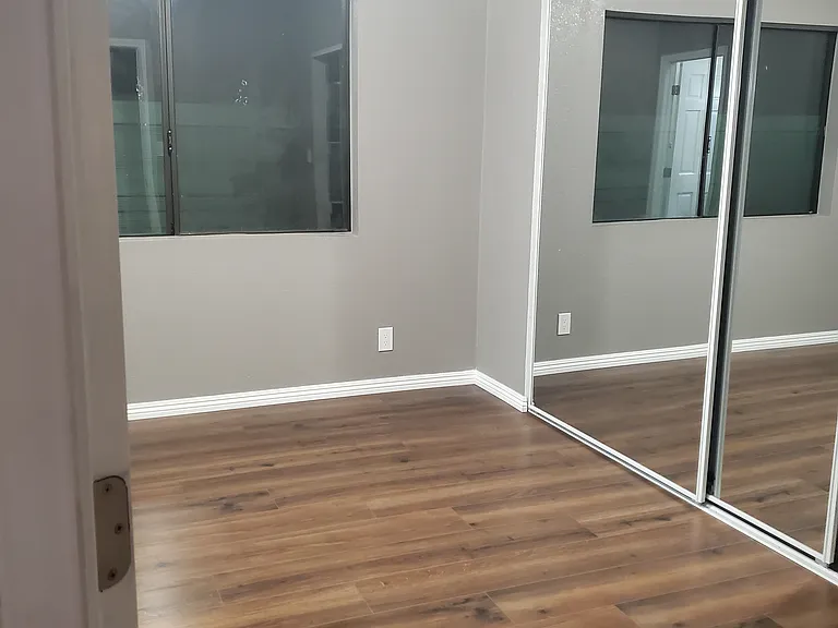 902 N Pass Ave — Photo 33