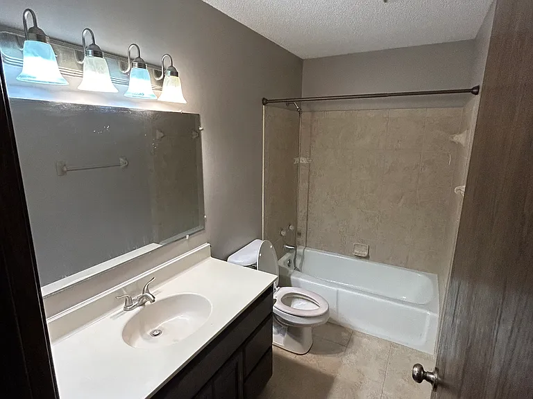 8612 S Maplebrook Cir — Photo 6