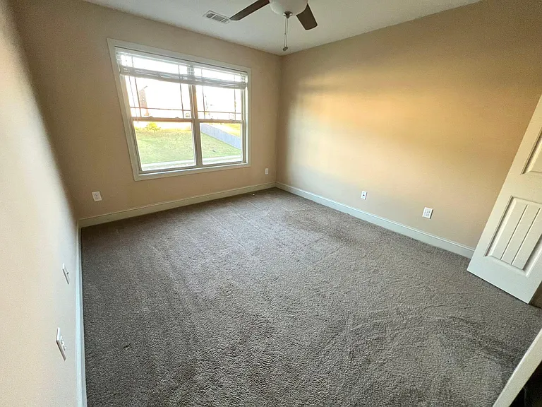 698 Channel Ln — Photo 8