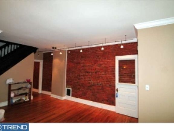 3rd image of 1313 N Dupont St