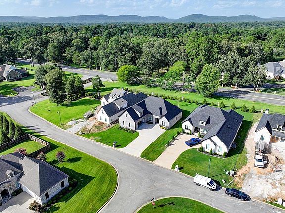 3rd image of 139 Arlington Park Dr