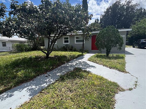 3rd image of 1812 NW 15th Ct