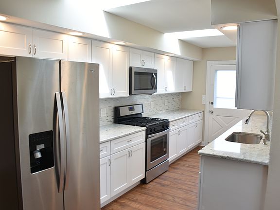 5th image of 504 Isa Dr