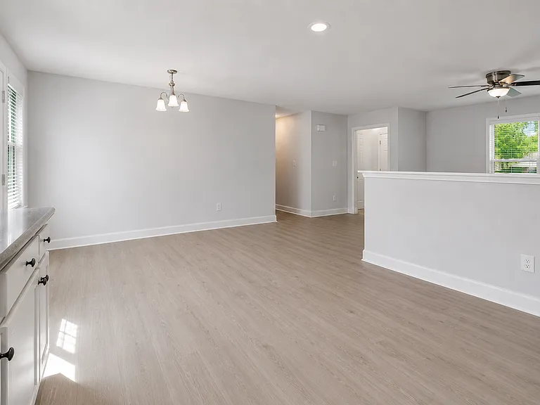 718 Park Ave — Photo 6