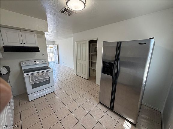 5th image of 425 E Merlayne Dr APT 1