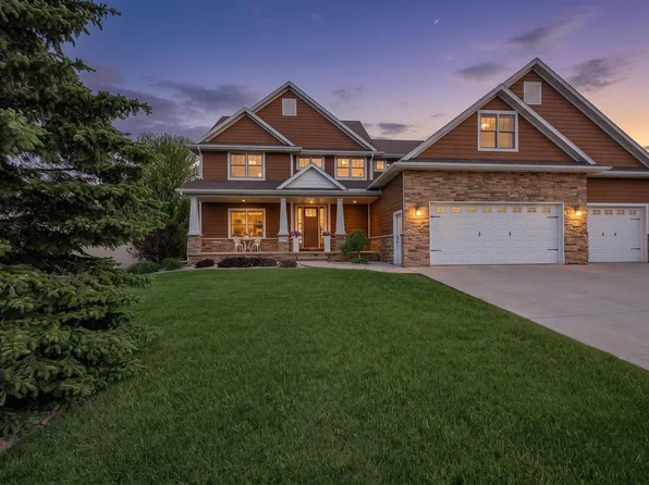 2017 E Higgins Hl, De Pere, WI 54115