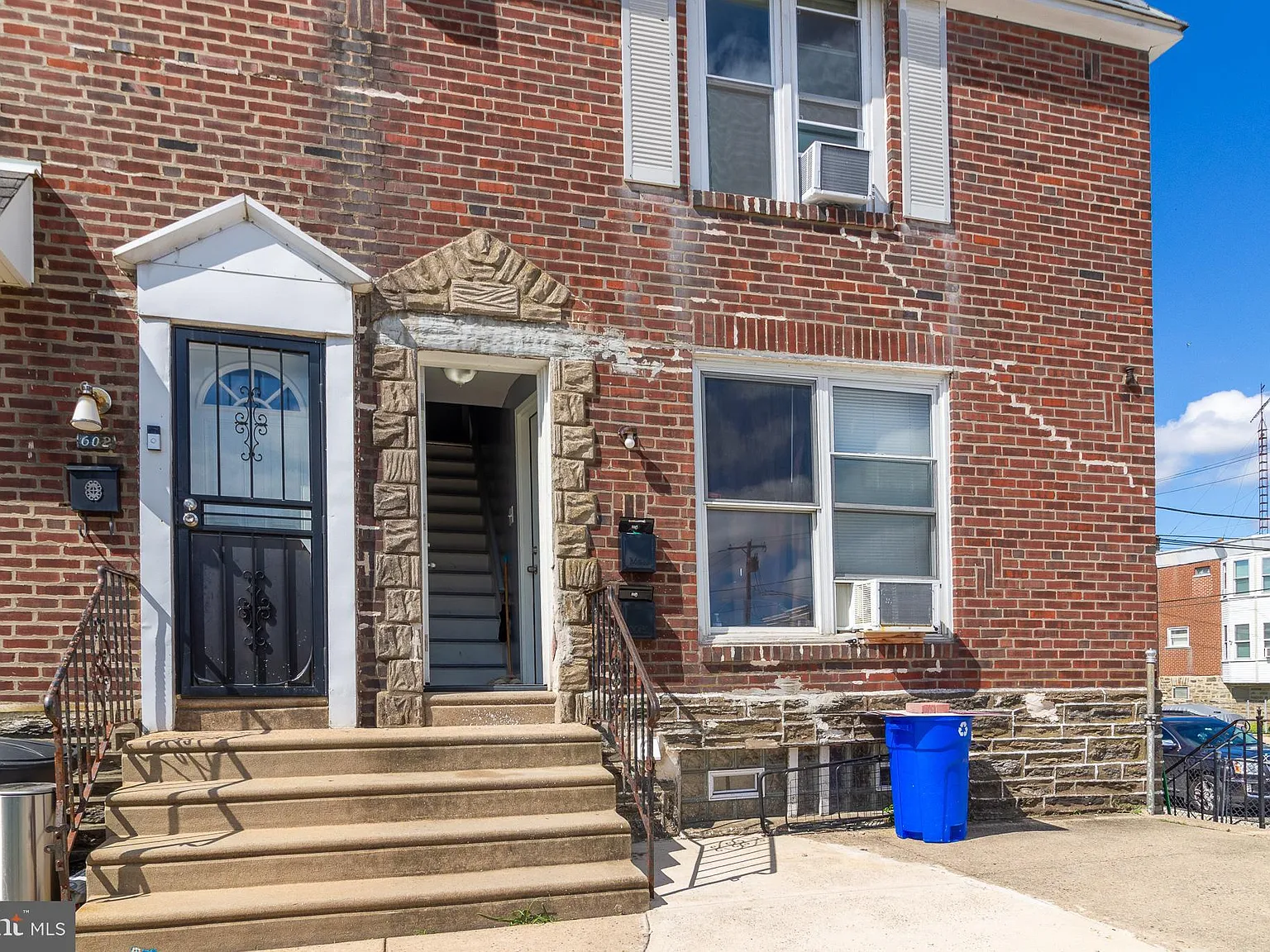 1 bed, 1.0 bath, 1110 sqft, $1,200 — Photo 2