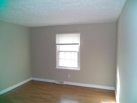 5th image of 434 Schenkel Ln