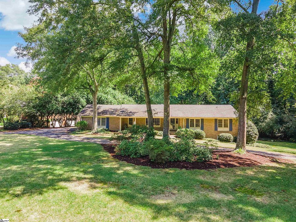 1st image of 102 Port Royal Dr