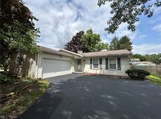 106 Stoney Creek Ct, Youngstown, OH 44512