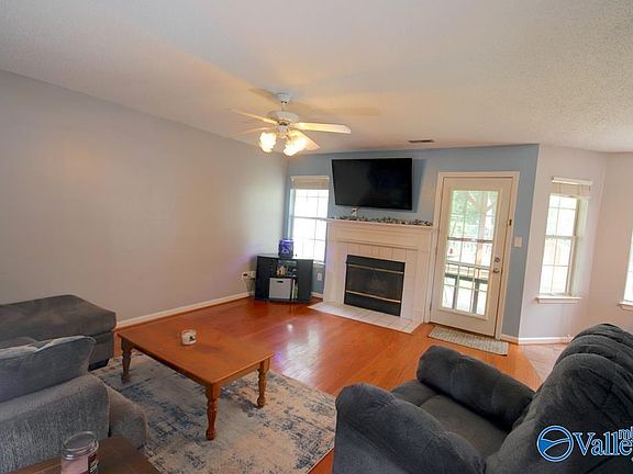4th image of 128 Champions Green Dr