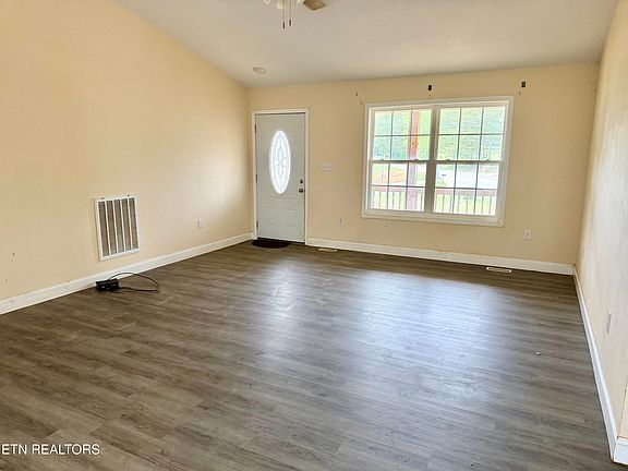 4th image of 368 Sweetsprings Rd