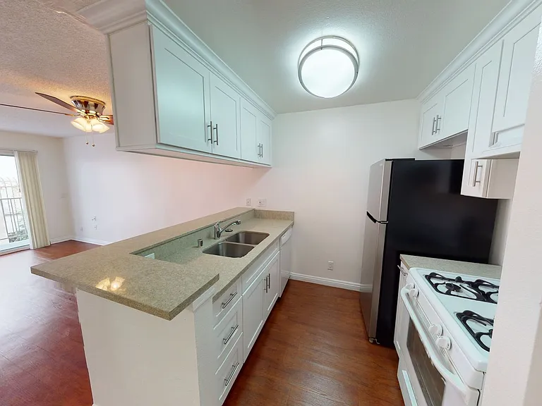 Regency Detroit Apartments — Photo 22