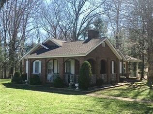 81 Pinners Cove Rd, Asheville, NC 28803