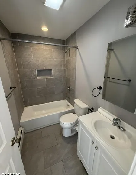 458 Livingston St #2 — Photo 5