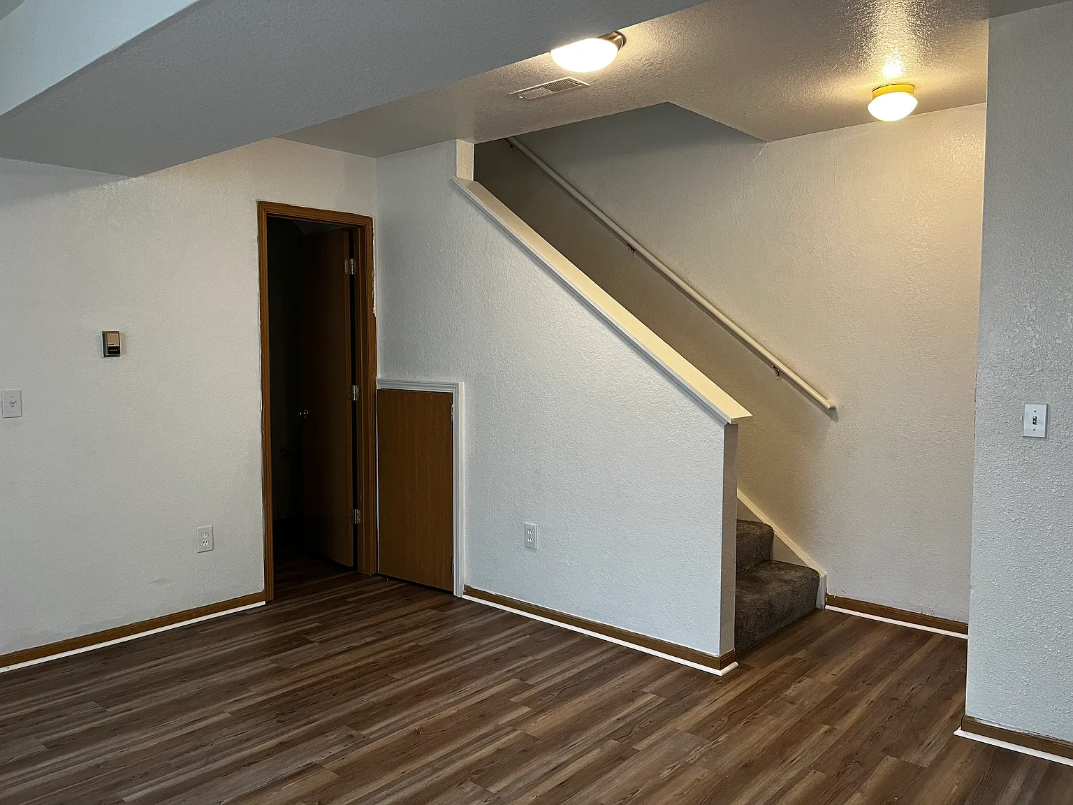 3 bed, 2.5 bath, 900 sqft, $1,400 — Photo 4