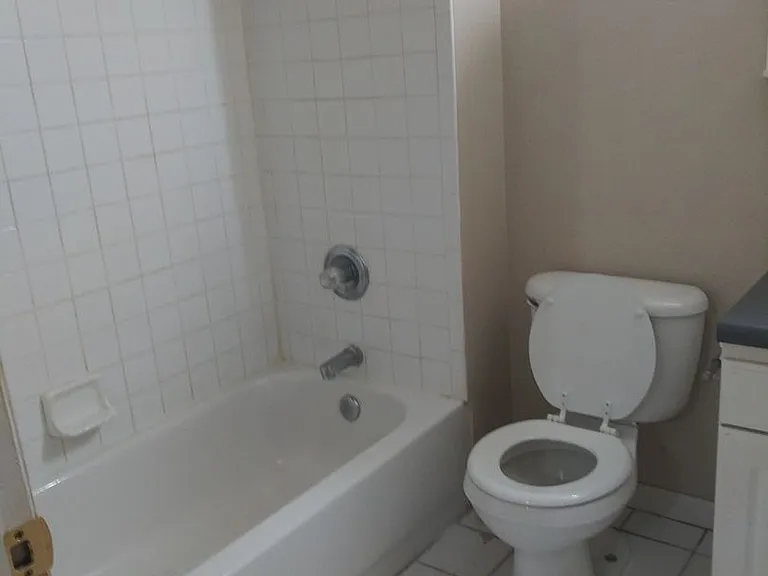 1425 N Washington St #305 — Photo 13