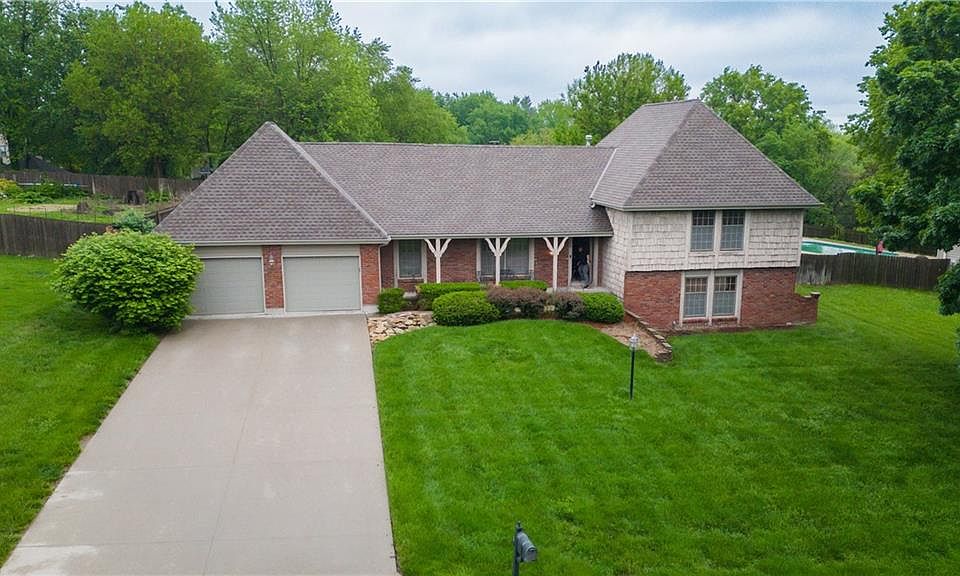 709 W Stonecrest Cir, Saint Joseph, MO 64506 Zillow
