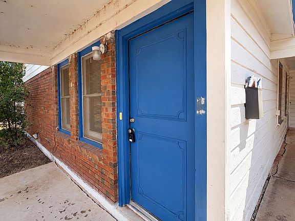 2nd image of 3231 Ivy Ln