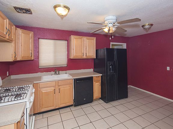 3rd image of 441 E Knox Dr