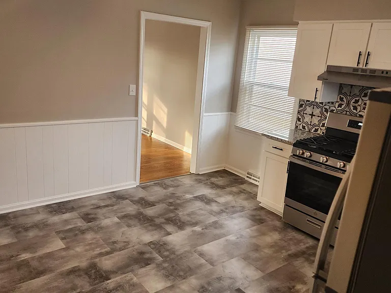 7331 Olive St — Photo 11