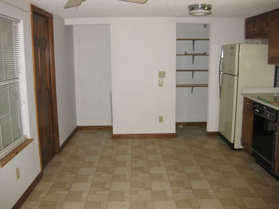 3rd image of 1814 Grand Ln