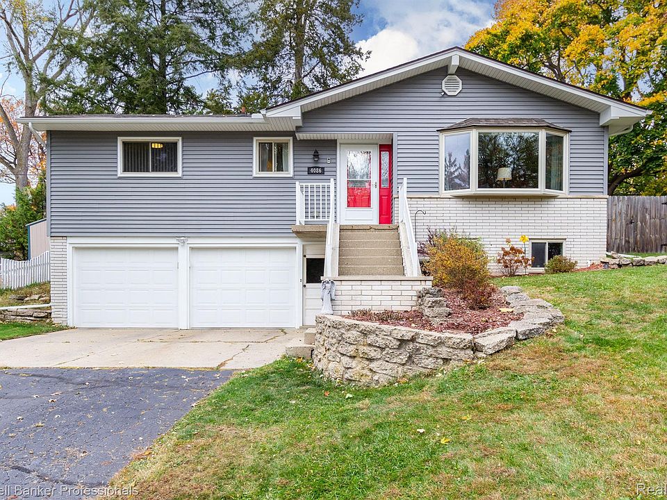 1st image of 4086 Lanark Ave
