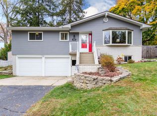 4086 Lanark Ave, Waterford, MI 48328