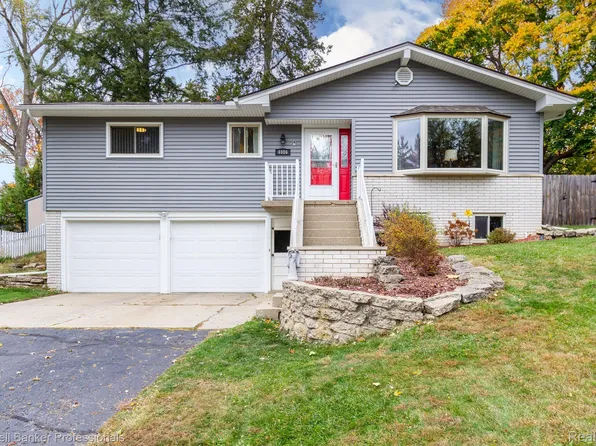 4086 Lanark Ave, Waterford, MI 48328